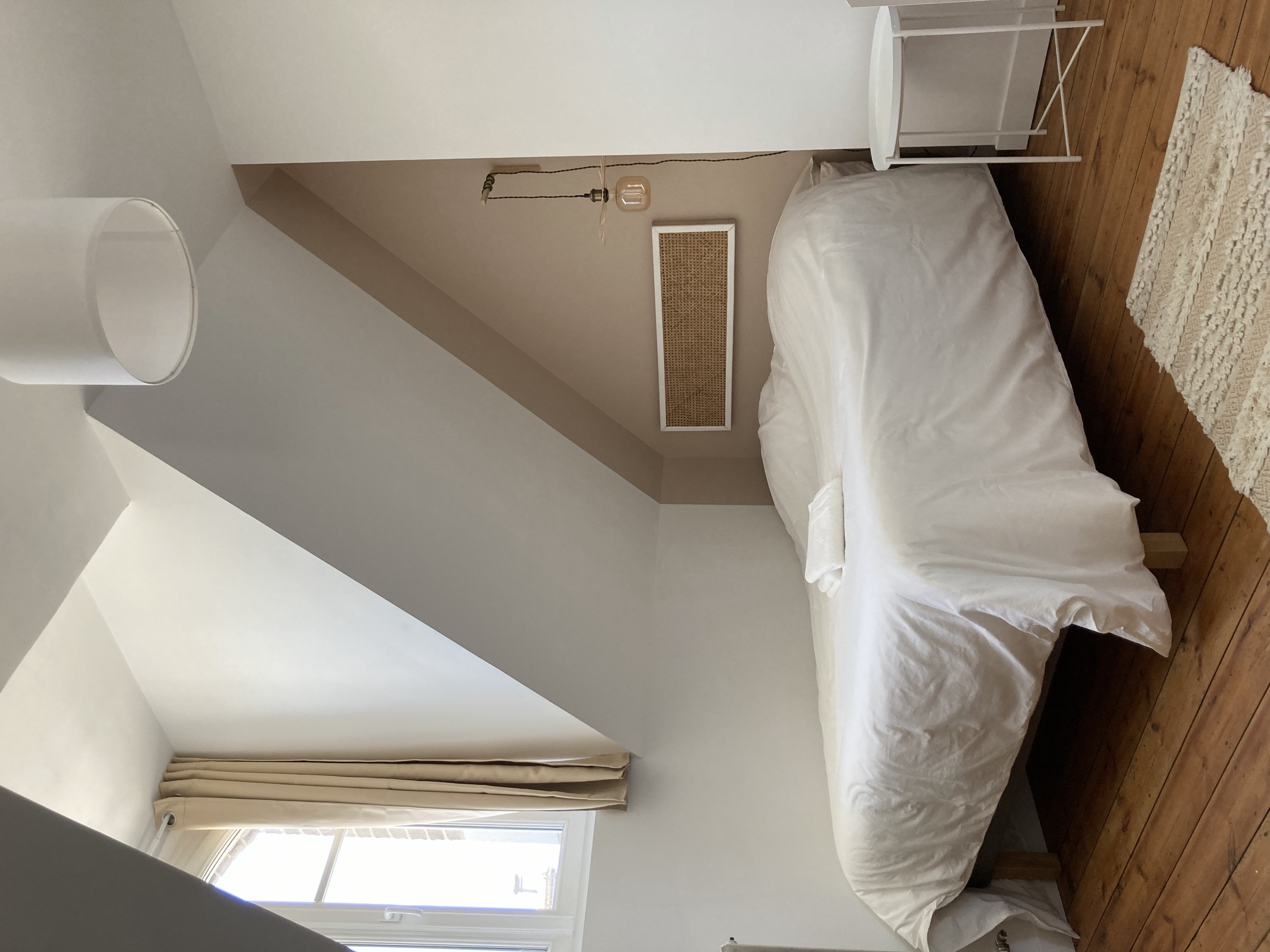 Chambre 4 — 1 lit double · 2 personnes maximum